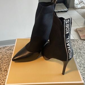 Michael Kors Vicky bootie